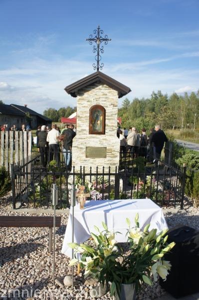 Poświęcenie kapliczki. Zdj. J.Kozłowski